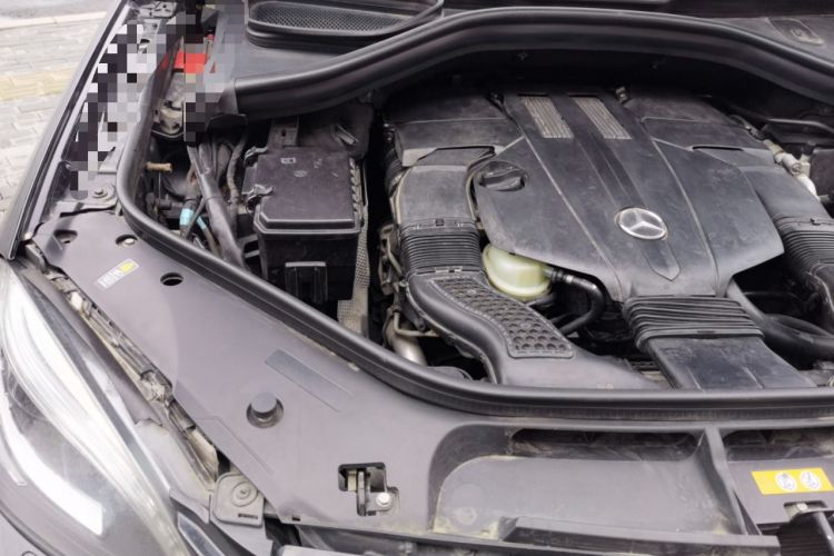 Used Mercedes-Benz M-Class 2014 ML 320 4MATIC Engine Bay Right