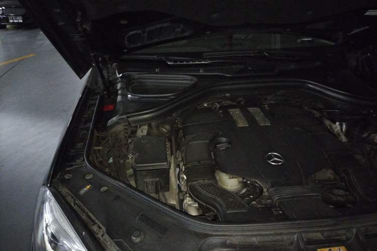 Used Mercedes-Benz M-Class 2014 ML 320 4MATIC Engine Bay Right