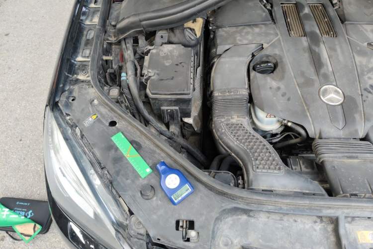 Used Mercedes-Benz M-Class 2014 ML 320 4MATIC Engine Bay Right