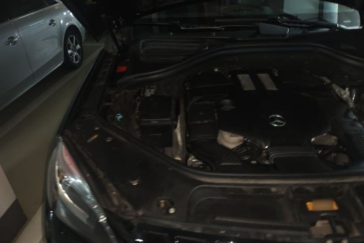 Used Mercedes-Benz M-Class 2014 ML 400 4MATIC Dynamic Model Engine Bay Right
