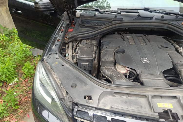 Used Mercedes-Benz M-Class 2014 ML 400 4MATIC Dynamic Model Engine Bay Right