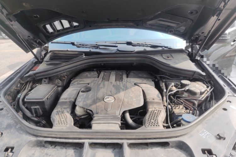 Used Mercedes-Benz M-Class 2014 ML 400 4MATIC Dynamic Model Engine Bay