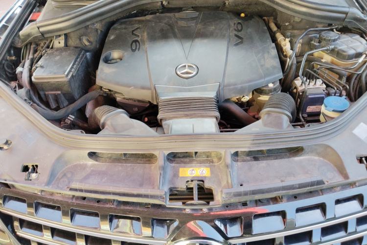 Used Mercedes-Benz M-Class 2014 ML 350 CDI 4MATIC Engine Bay