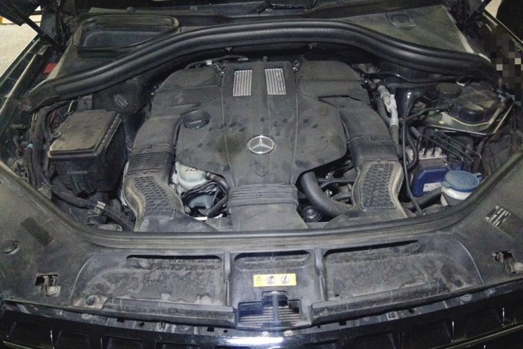 Used Mercedes-Benz M-Class 2014 ML 400 4MATIC Dynamic Model Engine Bay
