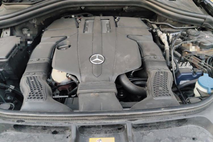 Used Mercedes-Benz M-Class 2014 ML 400 4MATIC Dynamic Model Engine Bay