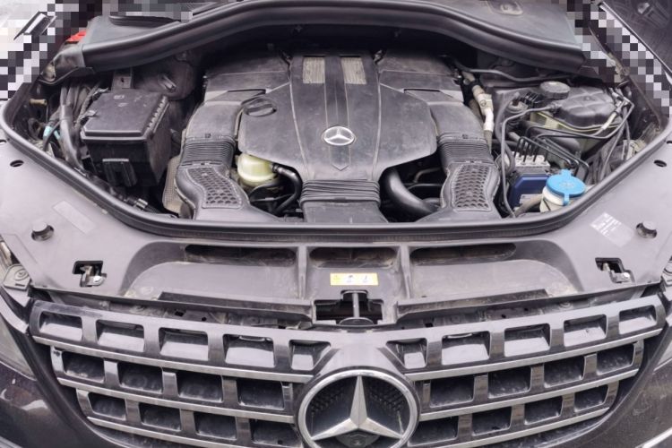 Used Mercedes-Benz M-Class 2014 ML 320 4MATIC Engine Bay
