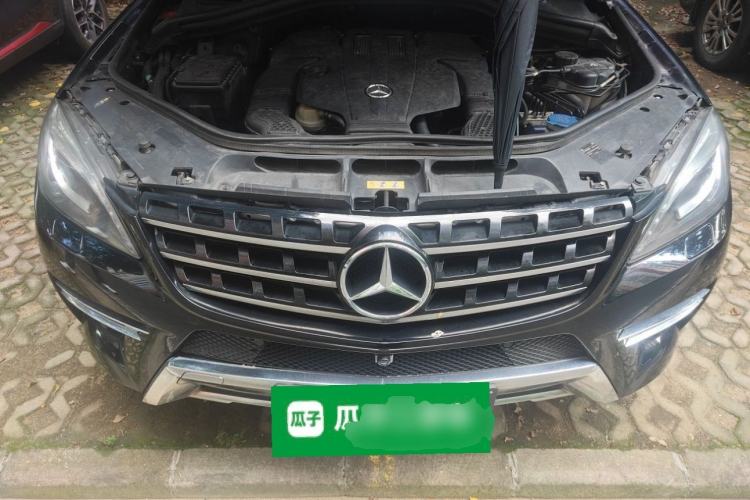 Used Mercedes-Benz M-Class 2014 ML 400 4MATIC Luxury Model Engine Bay