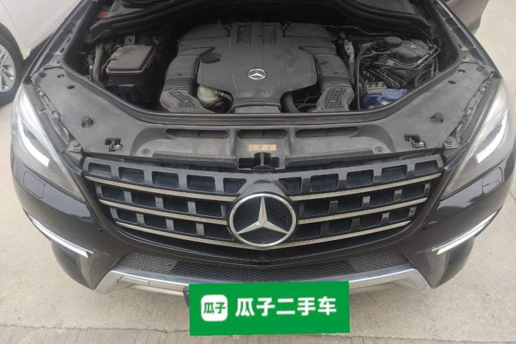 Used Mercedes-Benz M-Class 2014 ML 320 4MATIC Engine Bay