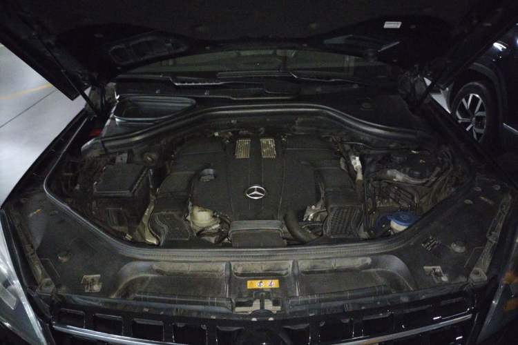 Used Mercedes-Benz M-Class 2014 ML 320 4MATIC Engine Bay