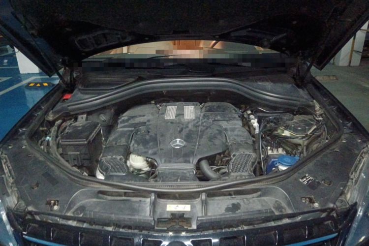 Used Mercedes-Benz M-Class 2014 ML 320 4MATIC Engine Bay