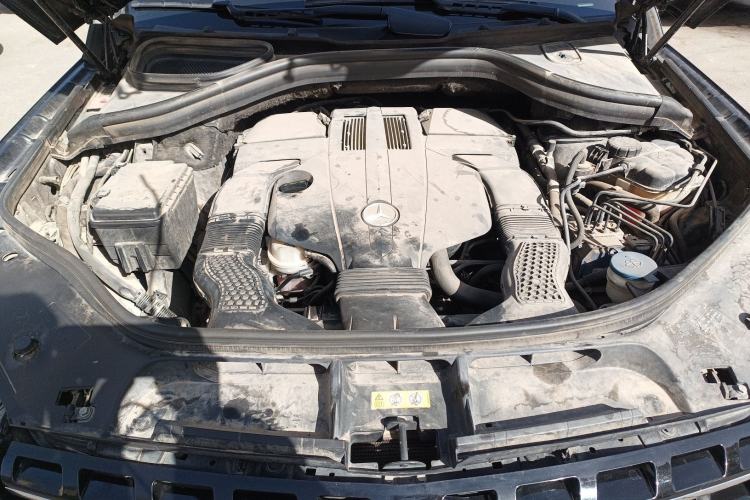 Used Mercedes-Benz M-Class 2014 ML 400 4MATIC Dynamic Model Engine Bay