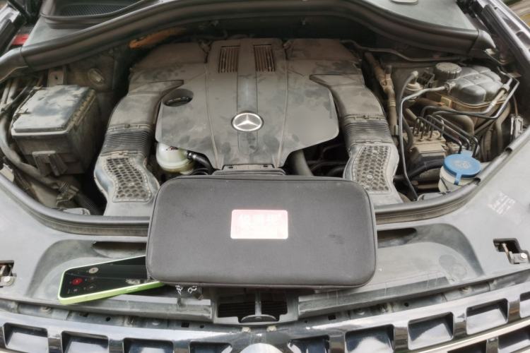 Used Mercedes-Benz M-Class 2014 ML 320 4MATIC Engine Bay