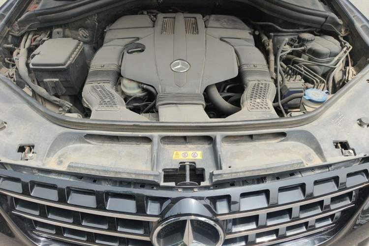 Used Mercedes-Benz M-Class 2014 ML 320 4MATIC Engine Bay