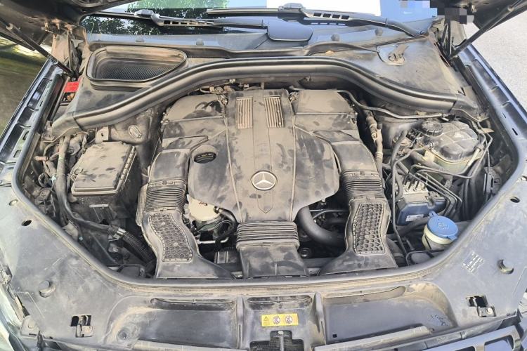 Used Mercedes-Benz M-Class 2014 ML 320 4MATIC Engine Bay
