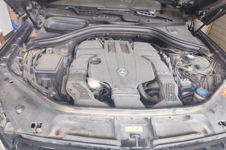 Used Mercedes-Benz M-Class 2014 ML 400 4MATIC Luxury Model Engine Bay