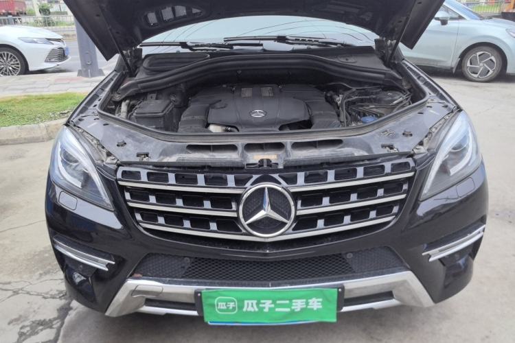 Used Mercedes-Benz M-Class  Engine Bay