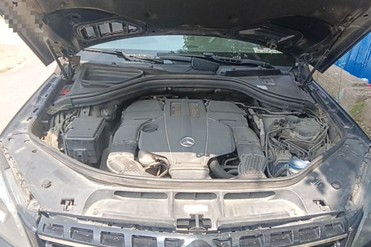 Used Mercedes-Benz M-Class 2014 ML 400 4MATIC Dynamic Model Engine Bay