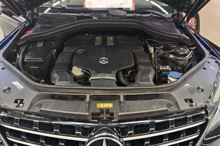 Used Mercedes-Benz M-Class 2014 ML 400 4MATIC Dynamic Model Engine Bay