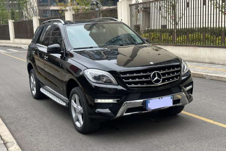 Used Mercedes-Benz M-Class 2014 ML 400 4MATIC Dynamic Model Exterior 1