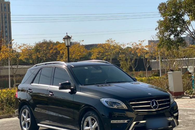 Used Mercedes-Benz M-Class 2014 ML 400 4MATIC Dynamic Model Exterior 2
