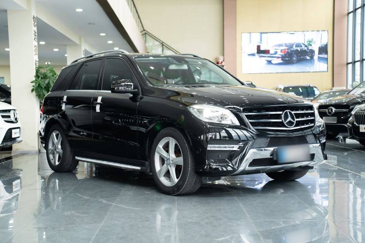 Used Mercedes-Benz M-Class 2014 ML 400 4MATIC Dynamic Model Exterior 2