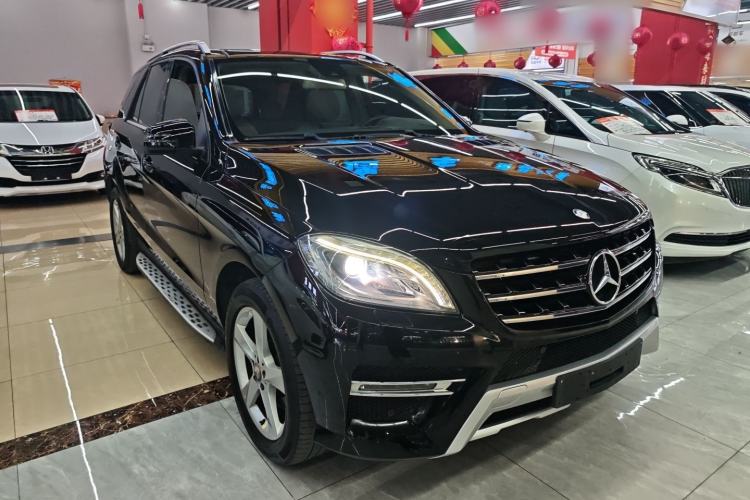 Used Mercedes-Benz M-Class 2014 ML 400 4MATIC Dynamic Model Exterior 2