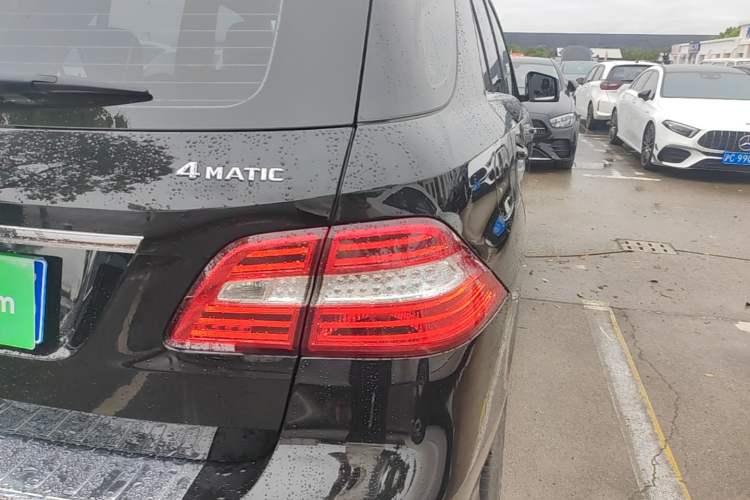 Used Mercedes-Benz M-Class 2014 ML 350 CDI 4MATIC Exterior 3