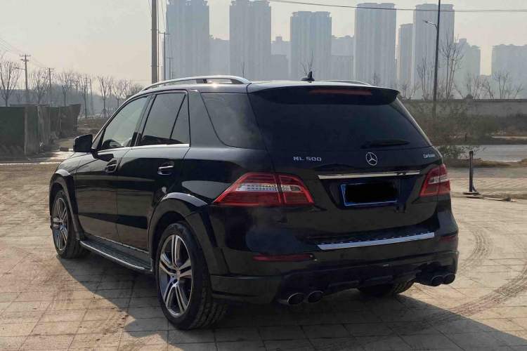 Used Mercedes-Benz M-Class 2014 ML 400 4MATIC Luxury Model Exterior 3