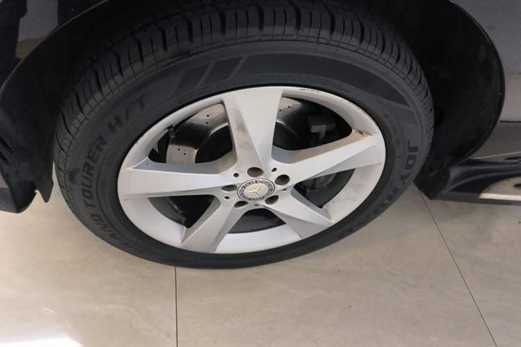 Used Mercedes-Benz M-Class 2014 ML 320 4MATIC Exterior 3