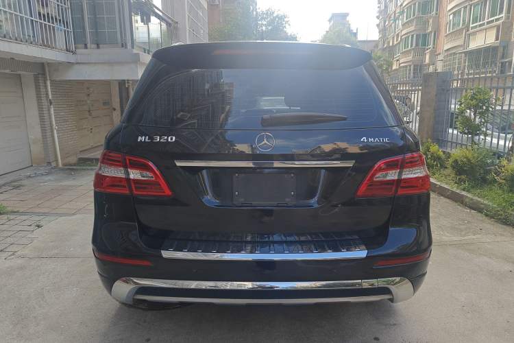 Used Mercedes-Benz M-Class 2014 ML 320 4MATIC Exterior 4