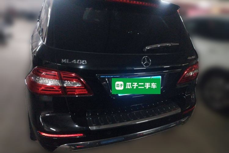 Used Mercedes-Benz M-Class 2014 ML 400 4MATIC Luxury Model Exterior 4