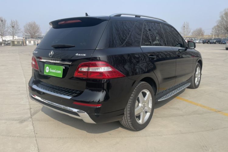 Used Mercedes-Benz M-Class 2014 ML 400 4MATIC Luxury Model Exterior 4