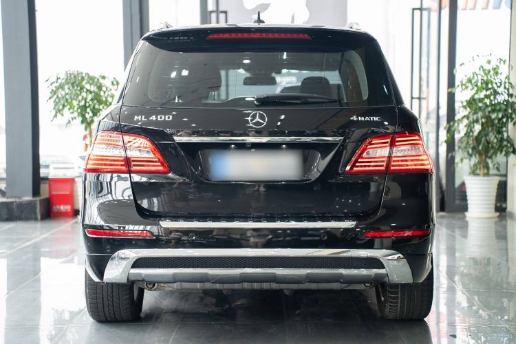 Used Mercedes-Benz M-Class 2014 ML 400 4MATIC Dynamic Model Exterior 4