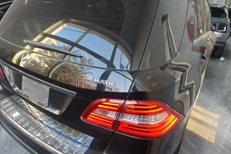 Used Mercedes-Benz M-Class 2014 ML 320 4MATIC Exterior 5