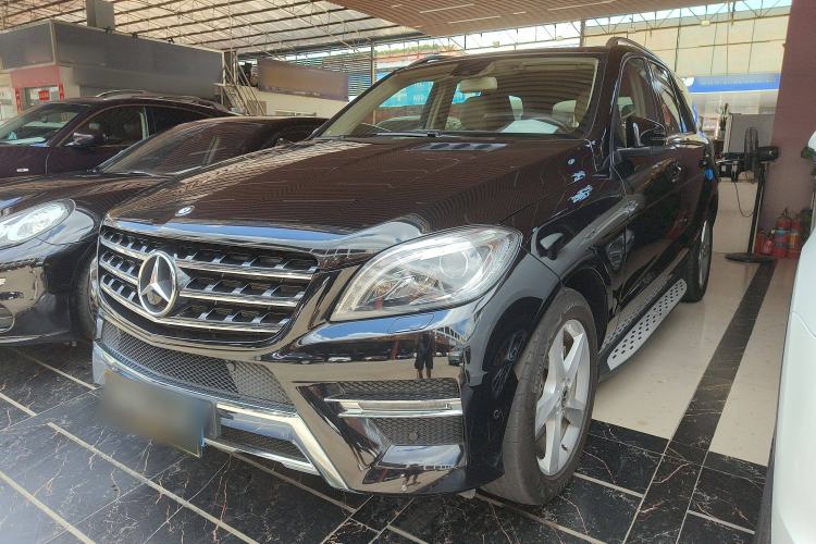 Used Mercedes-Benz M-Class 2014 ML 400 4MATIC Dynamic Model Exterior 5