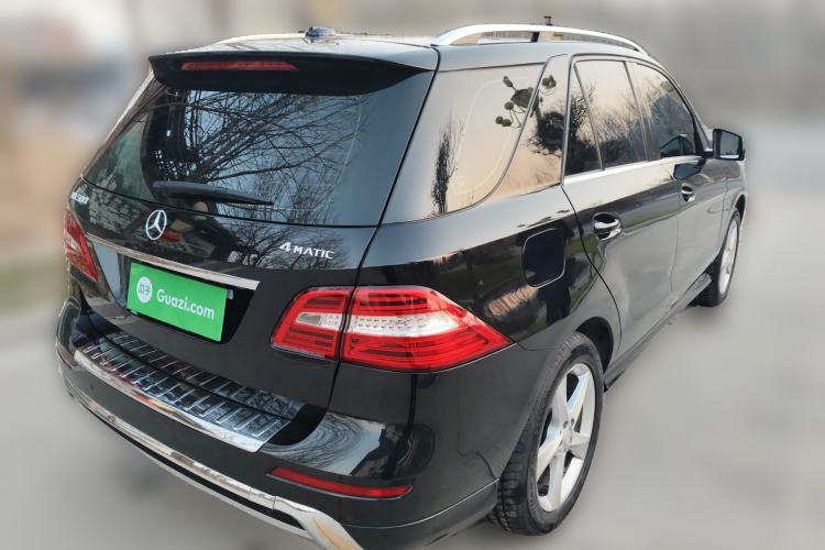 Used Mercedes-Benz M-Class 2014 ML 400 4MATIC Dynamic Model Exterior 5