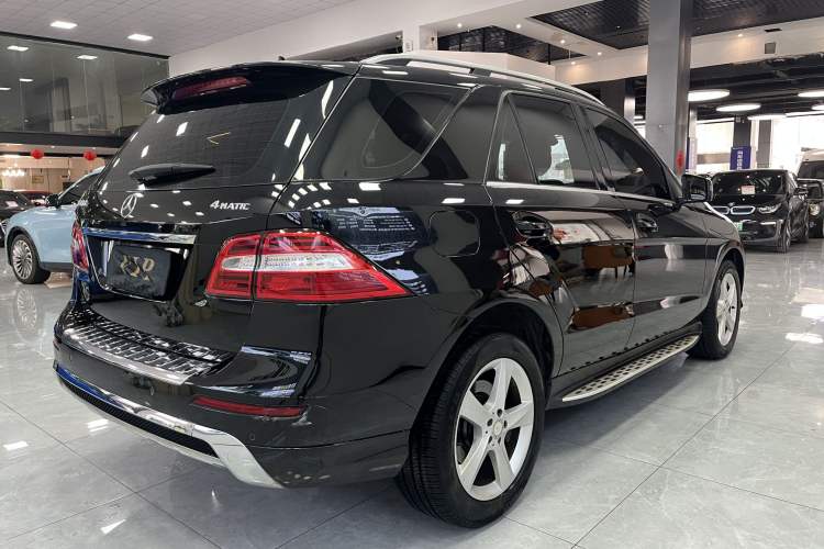 Used Mercedes-Benz M-Class 2014 ML 320 4MATIC Exterior 5