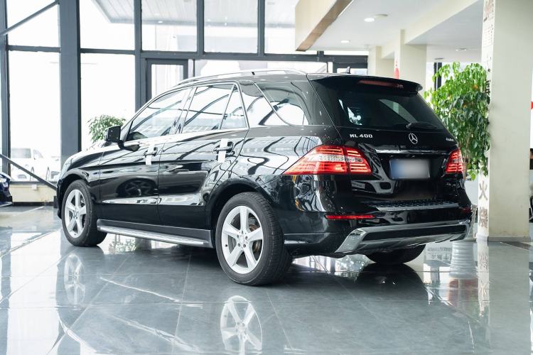 Used Mercedes-Benz M-Class 2014 ML 400 4MATIC Dynamic Model Exterior 5
