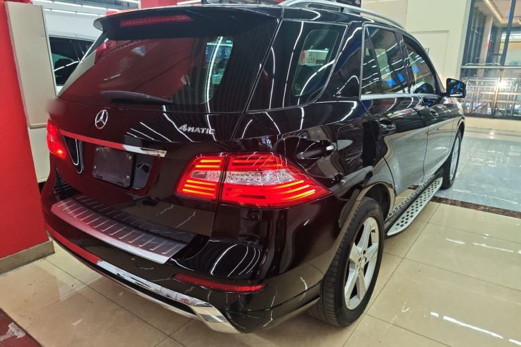 Used Mercedes-Benz M-Class 2014 ML 400 4MATIC Dynamic Model Exterior 5