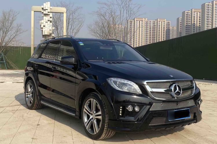 Used Mercedes-Benz M-Class 2014 ML 400 4MATIC Luxury Model Exterior 6