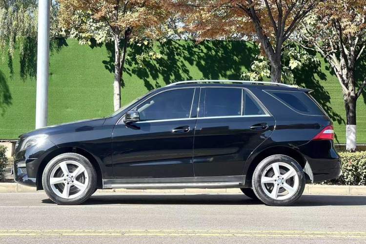 Used Mercedes-Benz M-Class 2014 ML 320 4MATIC Exterior 7