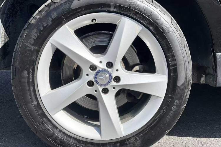 Used Mercedes-Benz M-Class 2014 ML 320 4MATIC Exterior 8