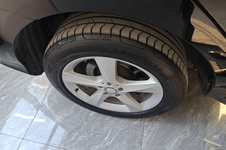 Used Mercedes-Benz M-Class 2014 ML 320 4MATIC Exterior 8