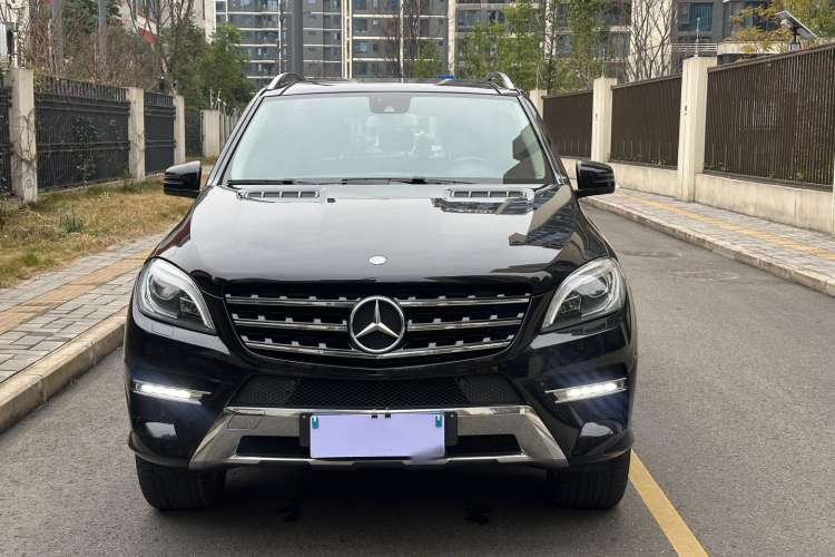 Used Mercedes-Benz M-Class 2014 ML 400 4MATIC Dynamic Model Front