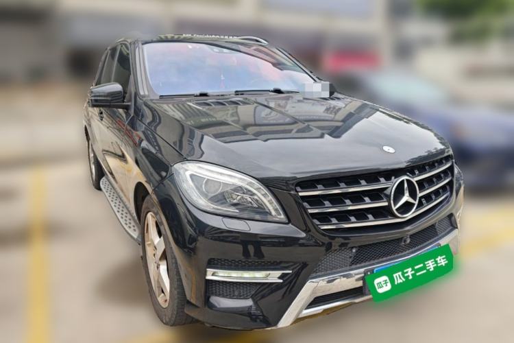 Used Mercedes-Benz M-Class 2014 ML 400 4MATIC Luxury Model Front Right 45 Deg