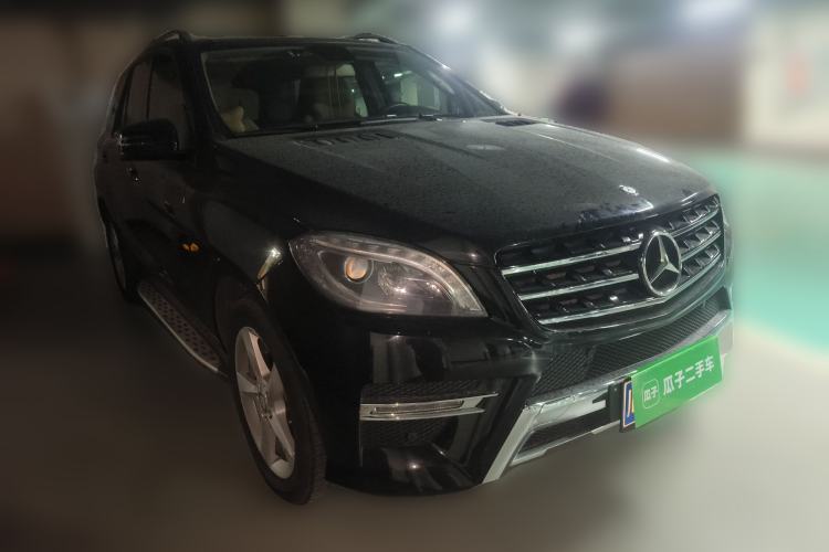 Used Mercedes-Benz M-Class 2014 ML 400 4MATIC Dynamic Model Front Right 45 Deg