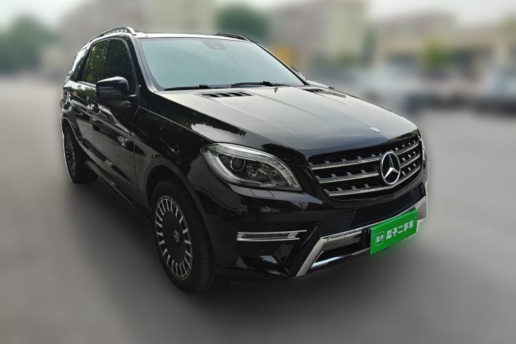 Used Mercedes-Benz M-Class 2014 ML 400 4MATIC Dynamic Model Front Right 45 Deg