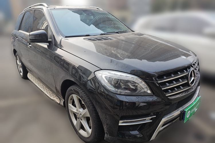 Used Mercedes-Benz M-Class 2014 ML 400 4MATIC Dynamic Model Front Right 45 Deg