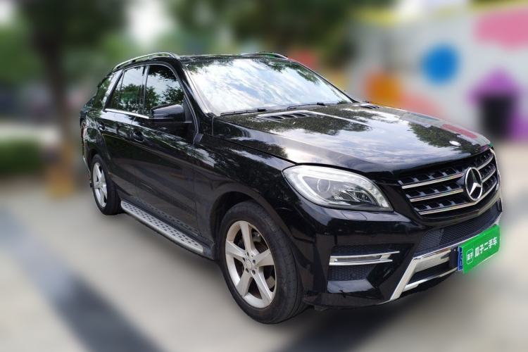 Used Mercedes-Benz M-Class 2014 ML 400 4MATIC Dynamic Model Front Right 45 Deg