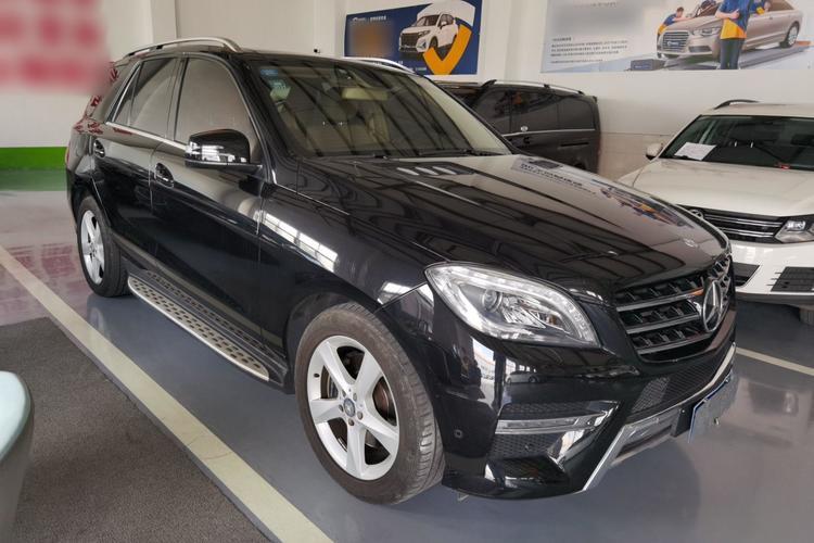 Used Mercedes-Benz M-Class 2014 ML 400 4MATIC Dynamic Model Front Right 45 Deg